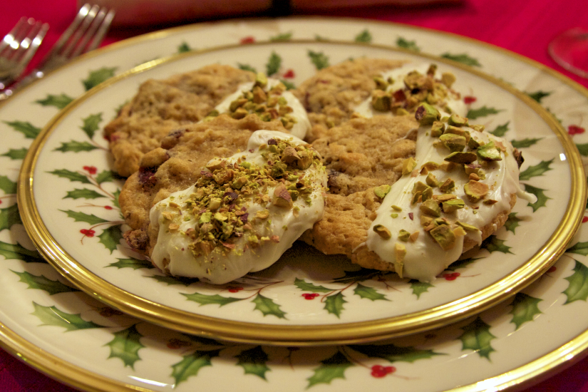 White Chocolate and Pistachio Dipped Cranberry Oatmeal Cookies